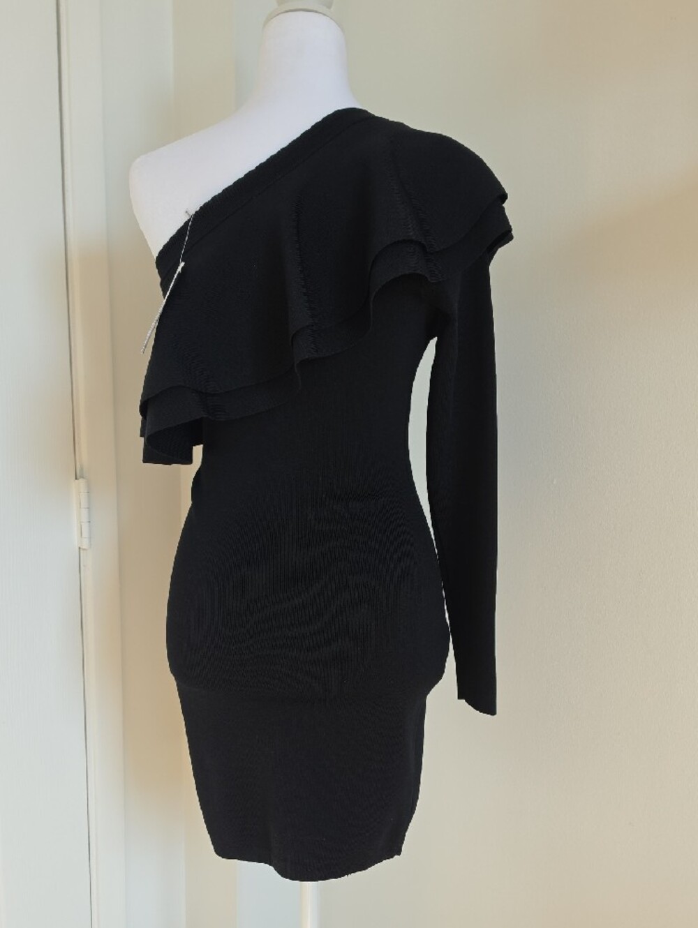Endless ROSE One-Shoulder Black Ruffle Bodycon Dress - Picture 2 of 5